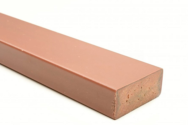 Plastový hranol 75x40mm